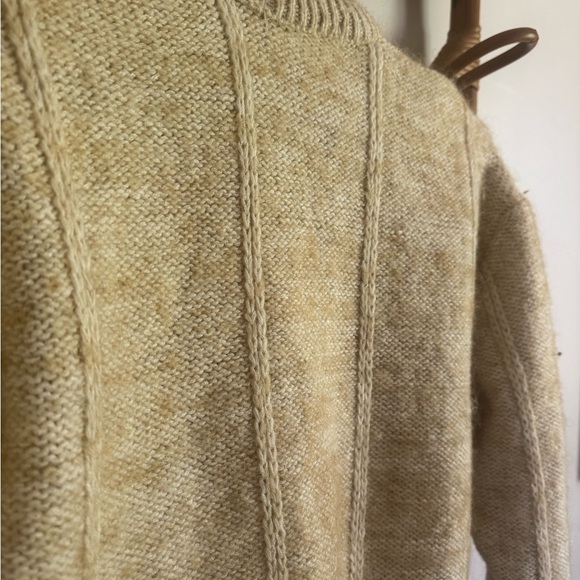 Vintage Grandma Cardigan with Floral Embroidery - Picture 5 of 5